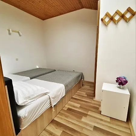 Central Apartments Preko Preko