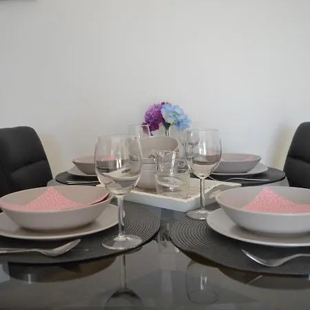 Central Apartments Preko *