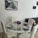 شقة Central Apartments Preko بريكو