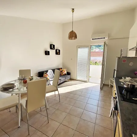 Central Apartments Preko Appartement *