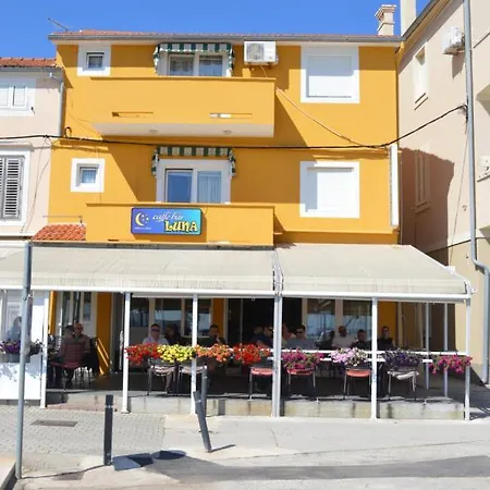 Apartman Central Apartments Preko *