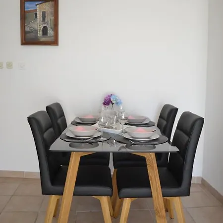 Central Apartments Preko Apartman