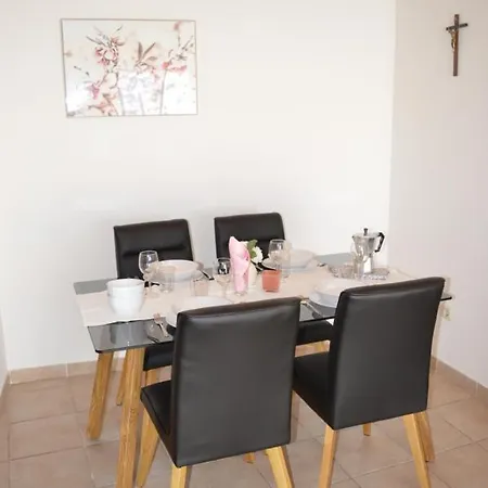 Apartman Central Apartments Preko Preko