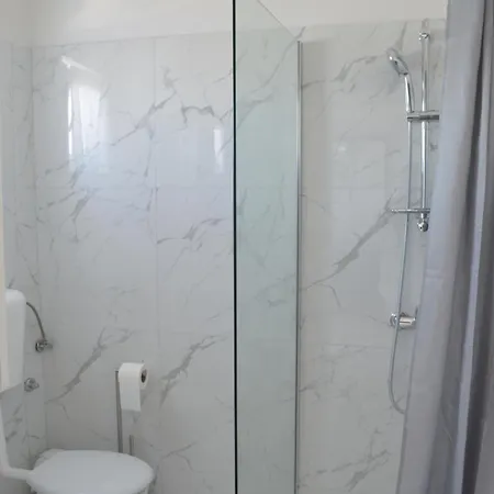 Central Apartments Preko