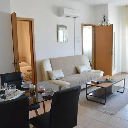 Apartman Central Apartments Preko Preko