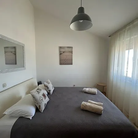 Central Apartments Preko Preko