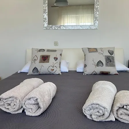 Central Apartments Preko *