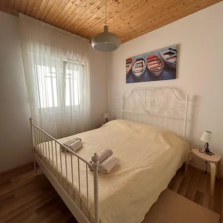 Central Apartments Preko Apartman