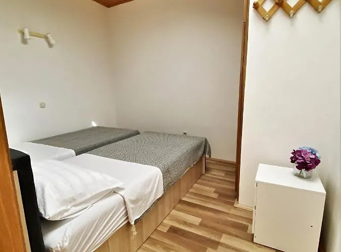 Central Apartments Preko Preko