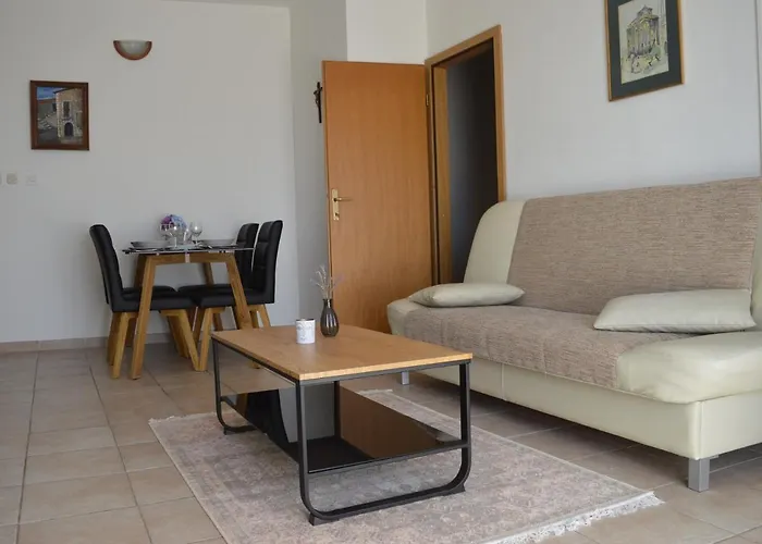 Central Apartments Preko Preko