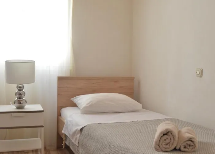 Central Apartments Preko *