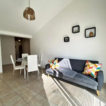 Central Apartments Preko *