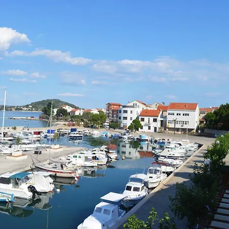 Central Apartments Preko * Preko