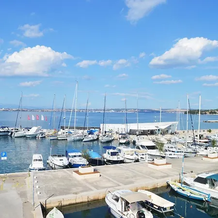 Central Apartments Preko *