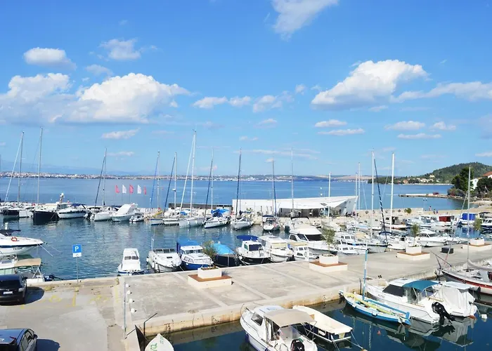 Central Apartments Preko *