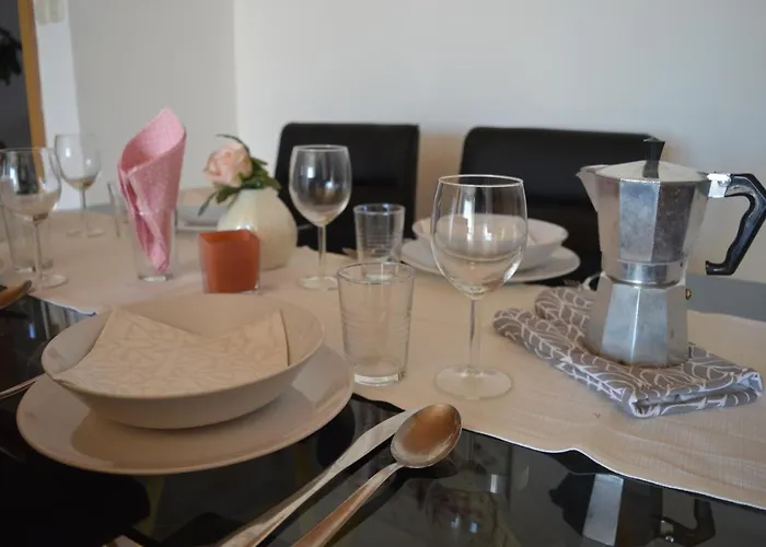 Central Apartments Preko شقة *