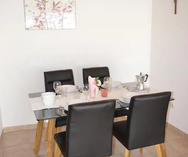 شقة Central Apartments Preko بريكو