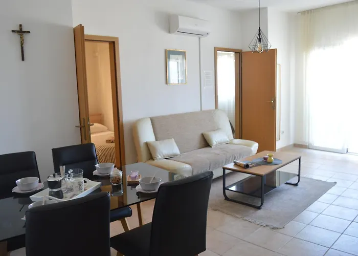 شقة Central Apartments Preko بريكو