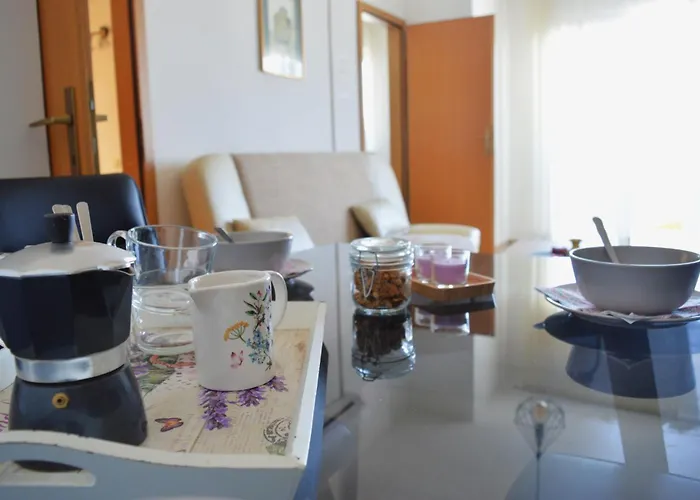 Central Apartments Preko شقة