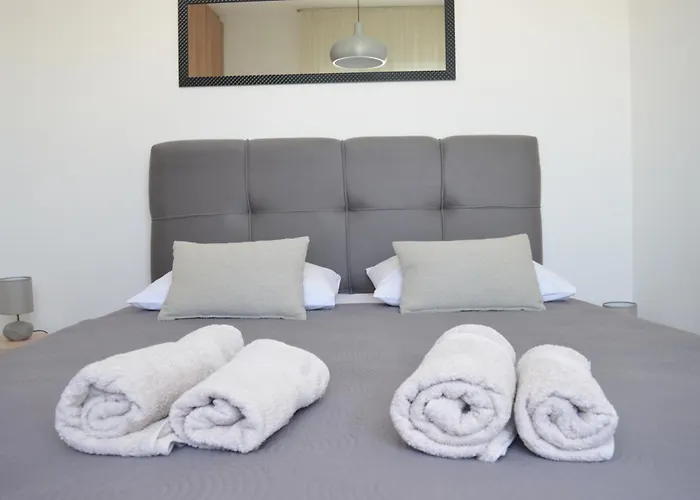 Central Apartments Preko *