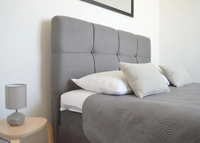 Central Apartments Preko شقة بريكو